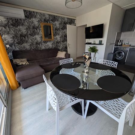 Appartement Au Pied De La Plage - Saint Cyprien Exterior photo